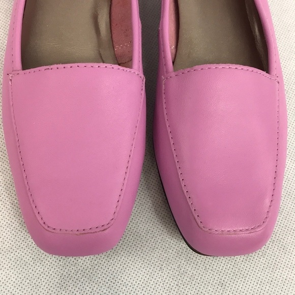 Array Loafers size 6 1/2
Good condition - Picture 2 of 8